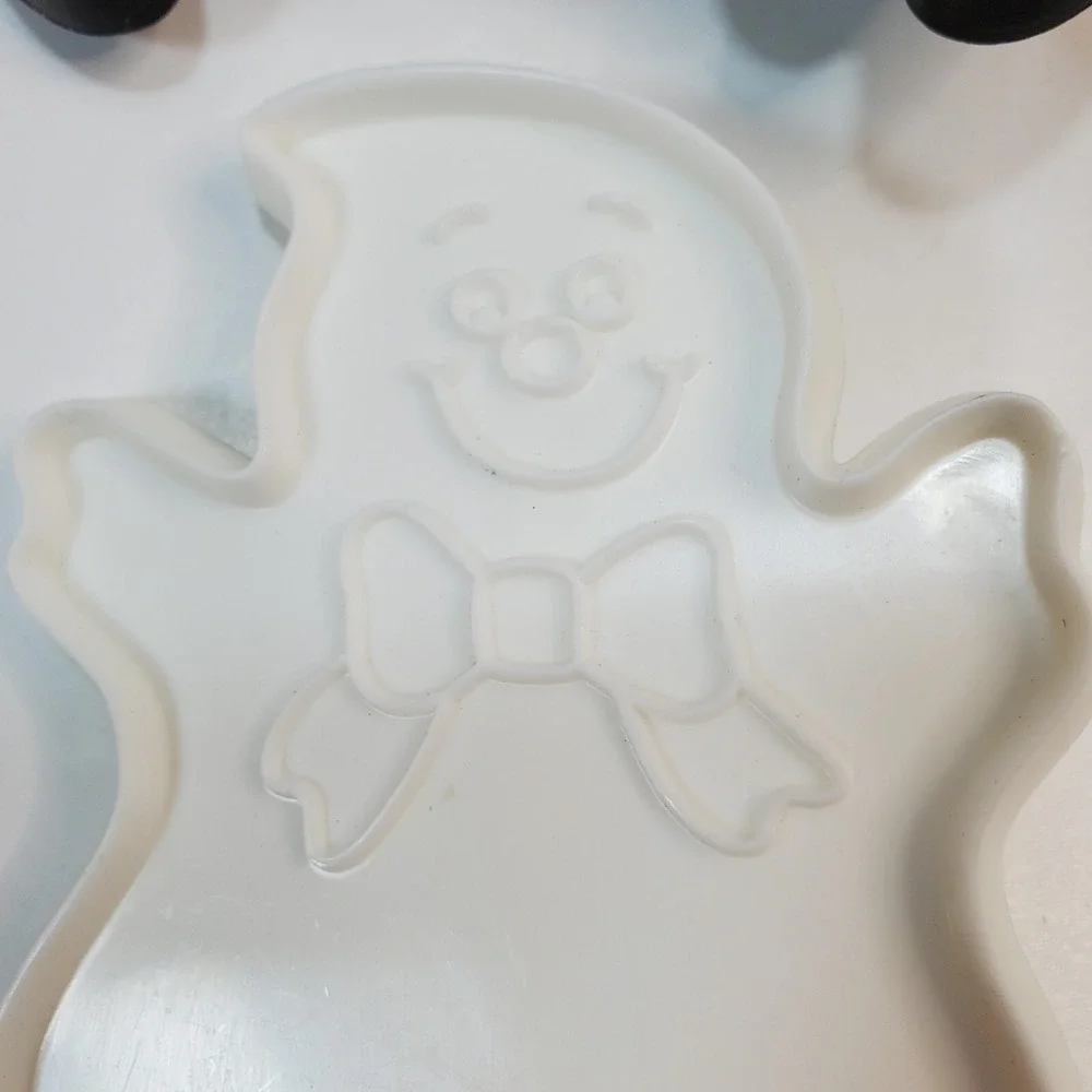 Vtg Current Inc Plastic White Ghost Black Bat Halloween Cookie Cutters Taiwan